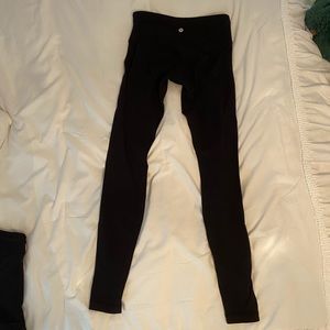 Black Lululemon leggings